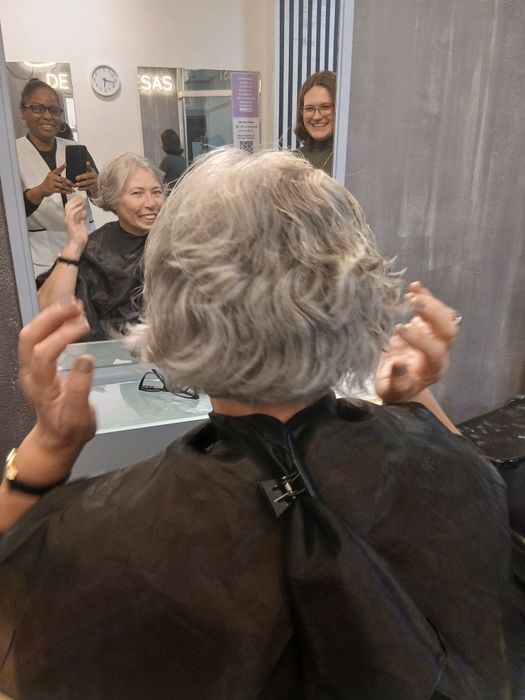 Cabelo Lavar e Secar. Manicure