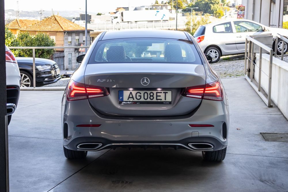 Mercedes-Benz A 250 e AMG Line
