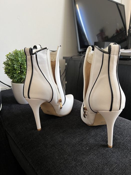 Botas brancas tam 36