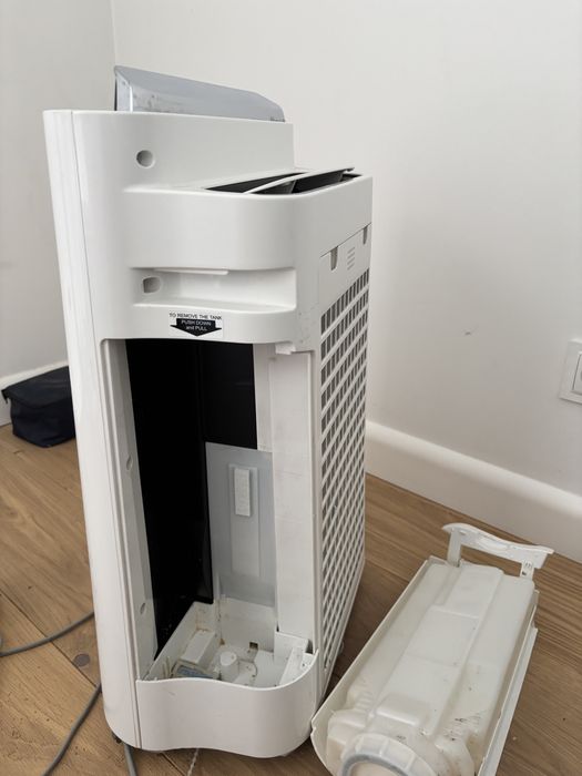 Oczyszczacz z nawilżaniem KC-D50EUW SHARP