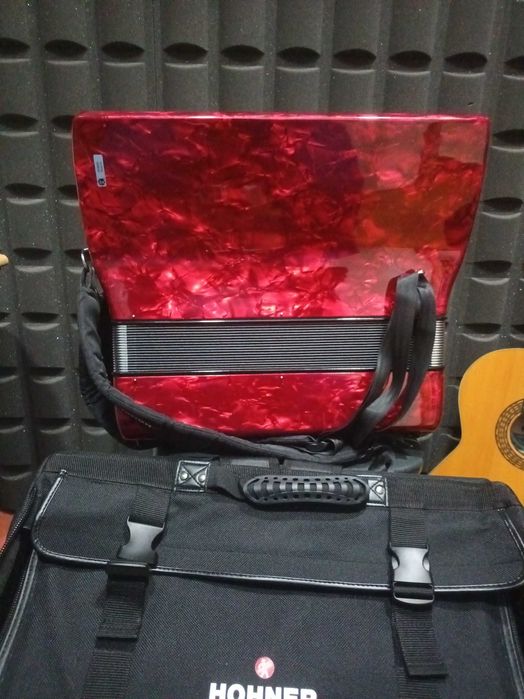 Acordeão Hohner Bravo III 80 Baixos