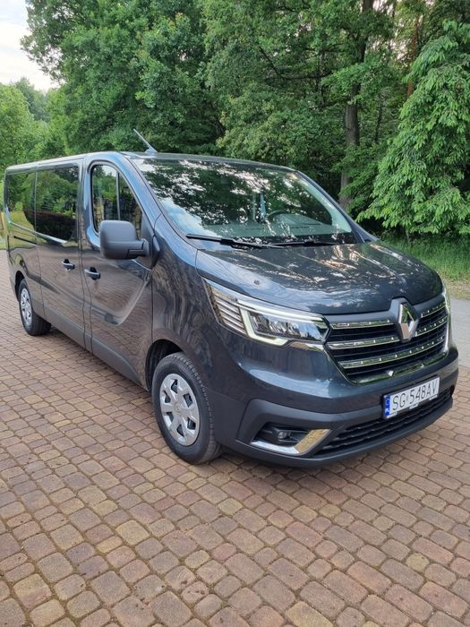 Bus 9 osobowy wynajem wypożyczalnia usługi przewozowe.