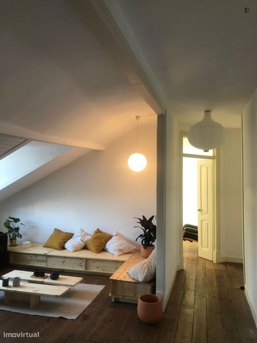 Quarto - localizado em Arroios Lisbon