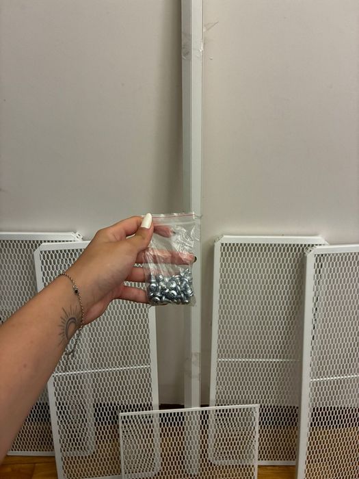 Móveis Ikea - estante de metal, mesa escrivaninha, candeeiro de mesa