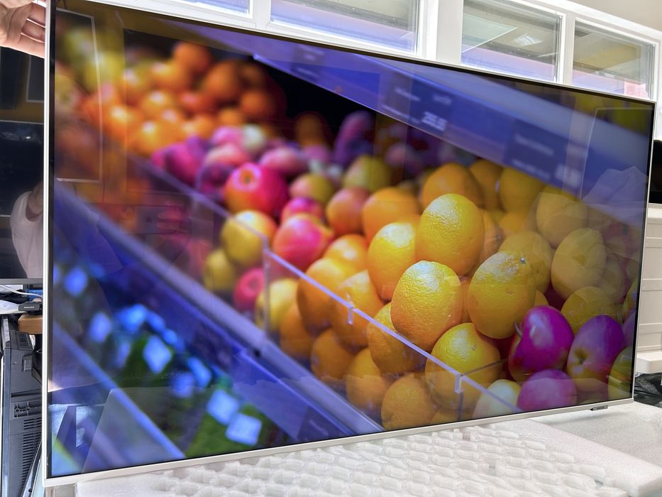 Білий ультратонкий 4K Телевізор 50” Samsung UE50BU8510UXUA Smart TV, WiFi.