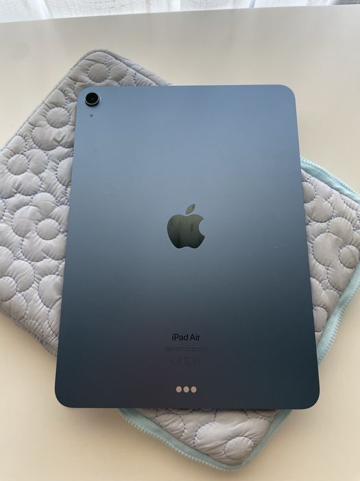iPad Air 5ª Geração (M1) 64GB Azul + Apple Pencil 2 + Magic Keyboard | Como Novo