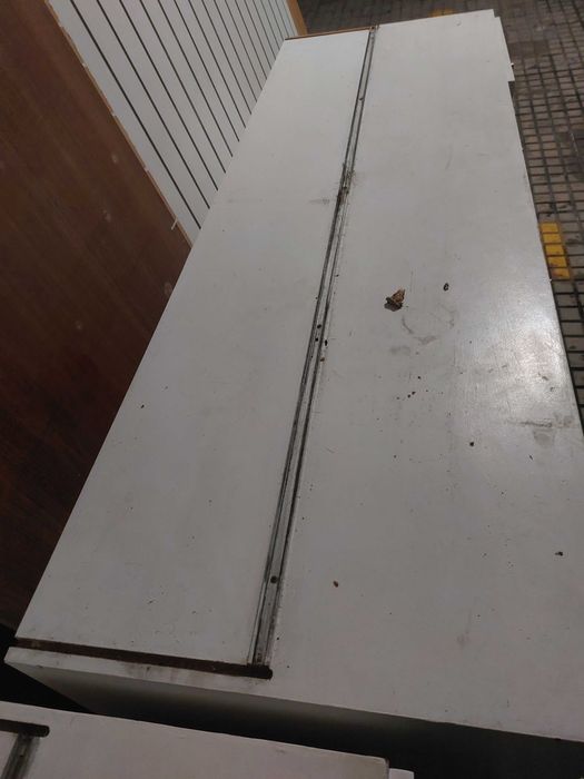 Móvel de vitrine e arrumação de gavetas