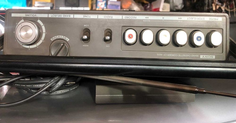 Магнітола Sony CF-160S. SHARP wq261