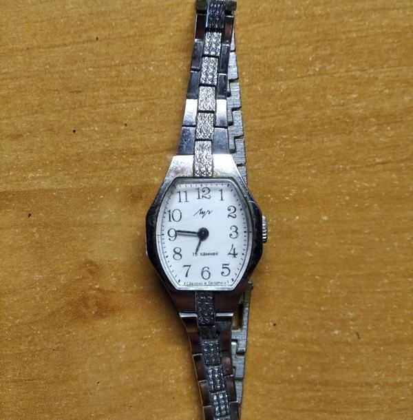 Часы женские Луч