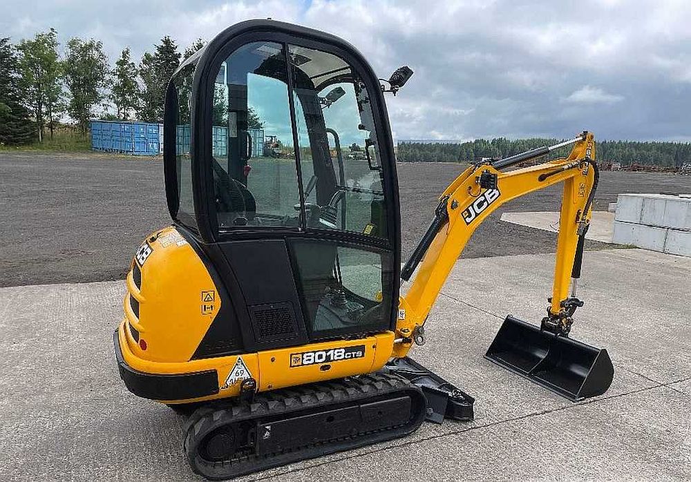 Wynajem minikoparki, 1,8t 2,8t  Wiertnica, Młot, Agregaty 40kw, Rębak,