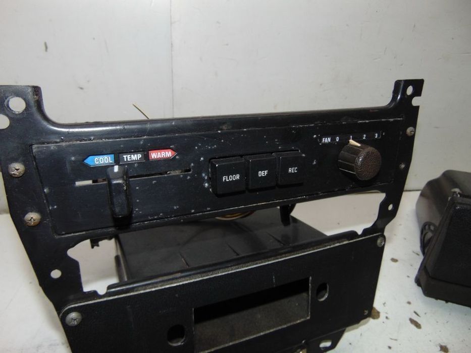 Volvo 244 porta luvas/consola