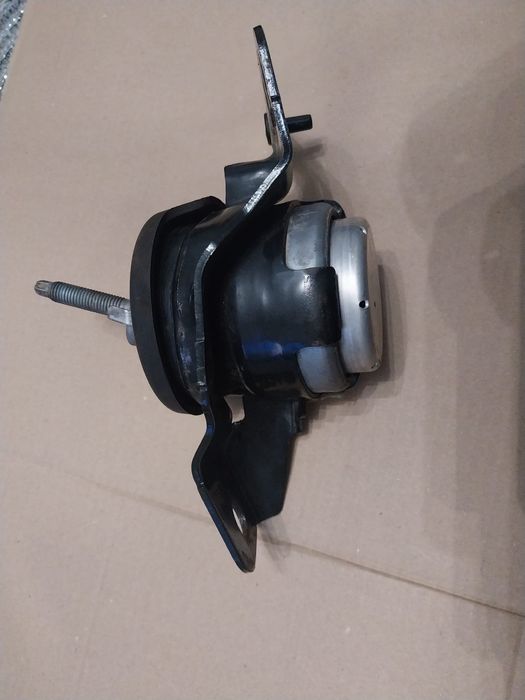 Poduszka silnika pod silnik jeep wrangler jl 2023r