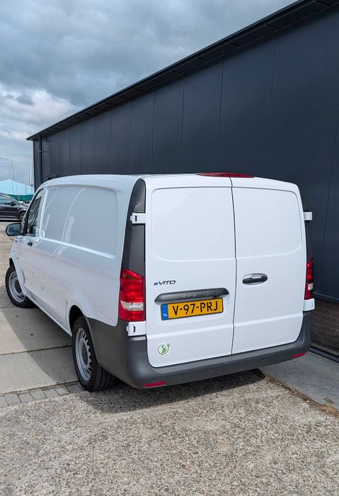 Mercedes-Benz eVito 66 kWh | 2024 | 21.130 km | Carregamento Rápido