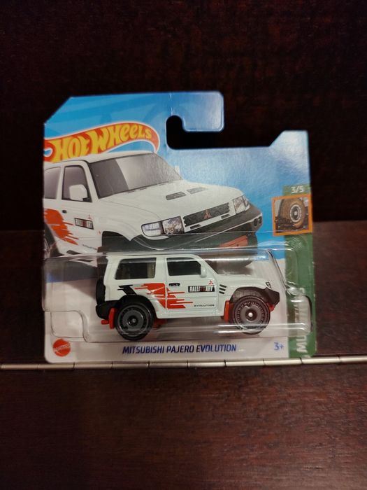 Hot Wheels Mitsubishi Pajero Evolution Mud Studs 2023