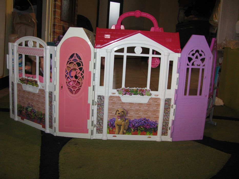 Domek Barbie plus lalki