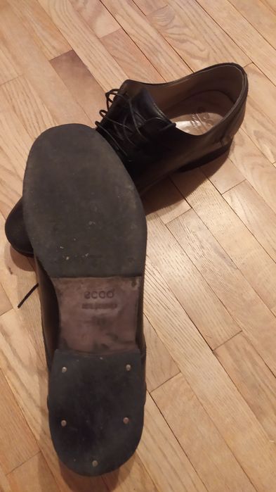 Взуття чоловіче шкіряне