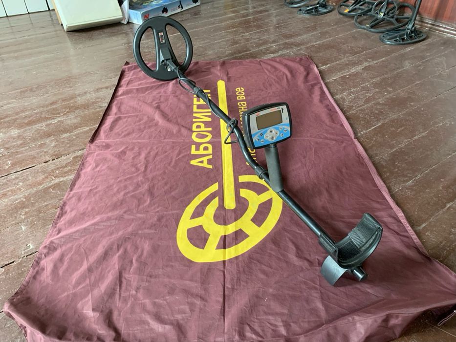 Металошукач Minelab X-Terra 705. Металлоискатель