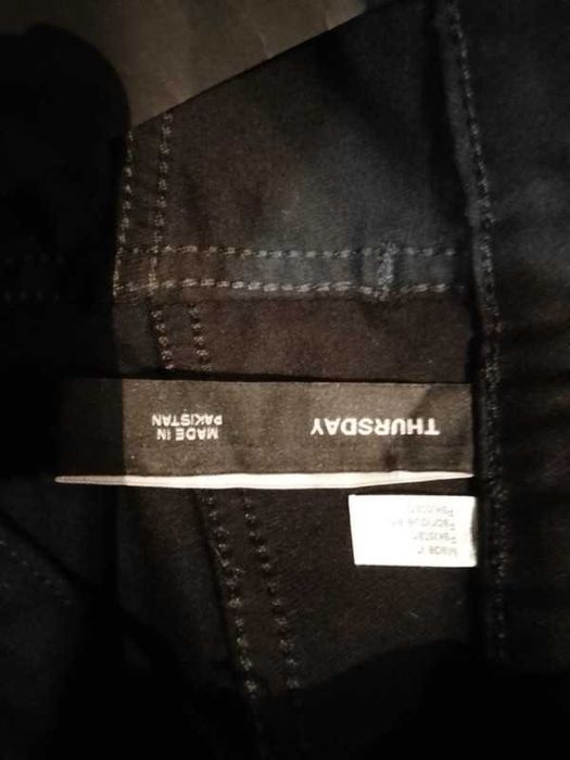 Jeansy damskie skinny czarne Weekday 24/30  nowe z defektem
