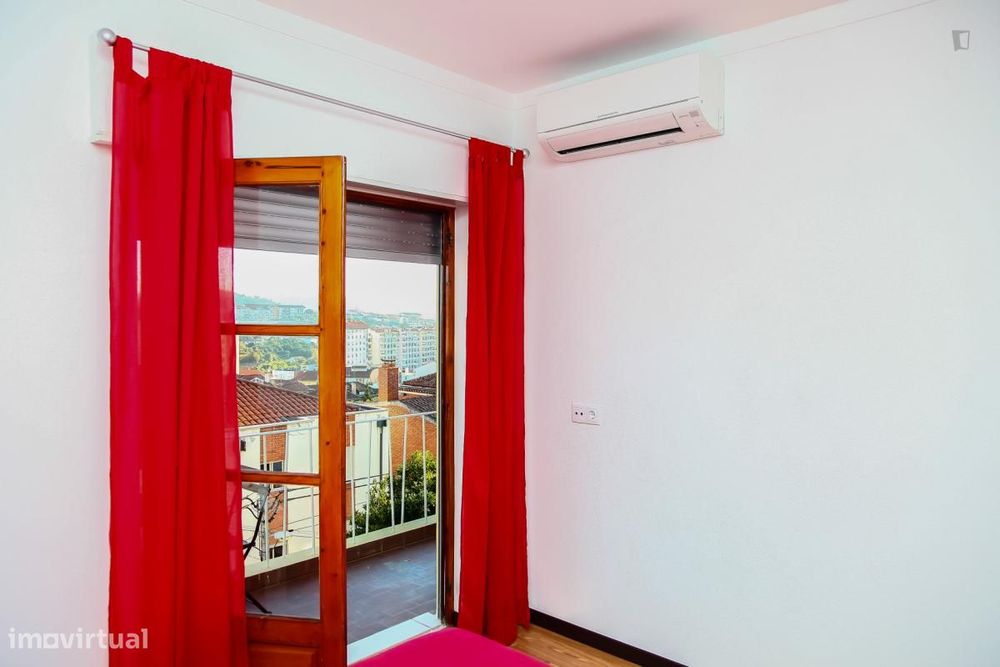 Apartamento com 1 quartos - localizado em  Coimbra