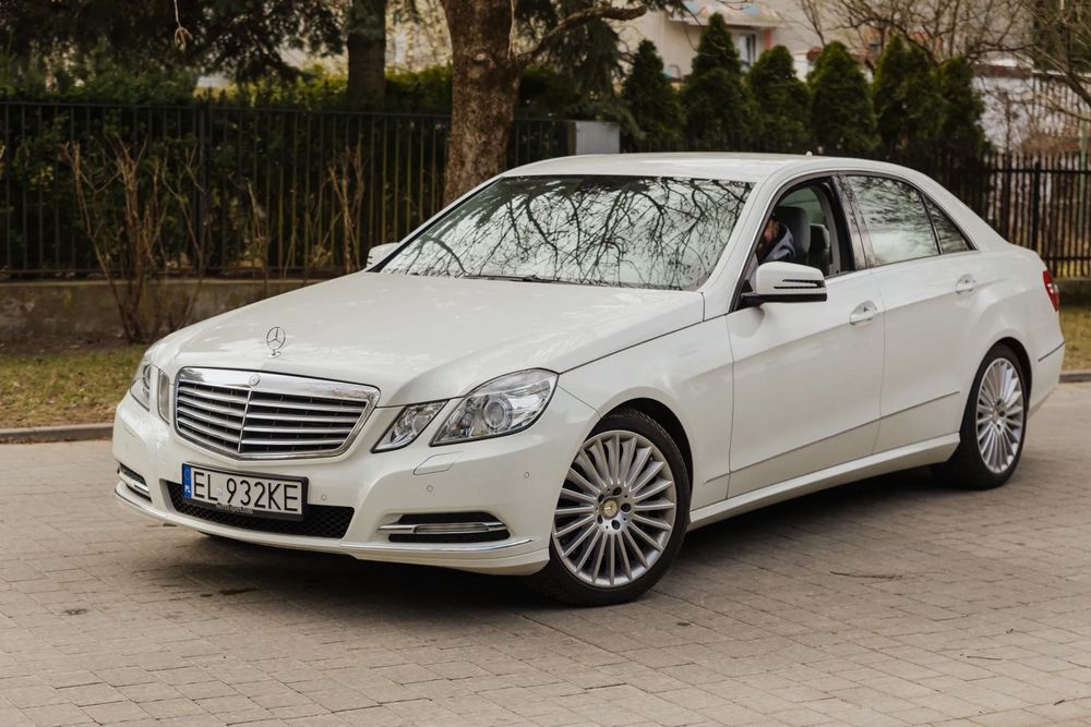 Mercedes-Benz Klasa E Mercedes E500 4MATIC – 388 KM elegancji i mocy • Salon PL • Oryginał