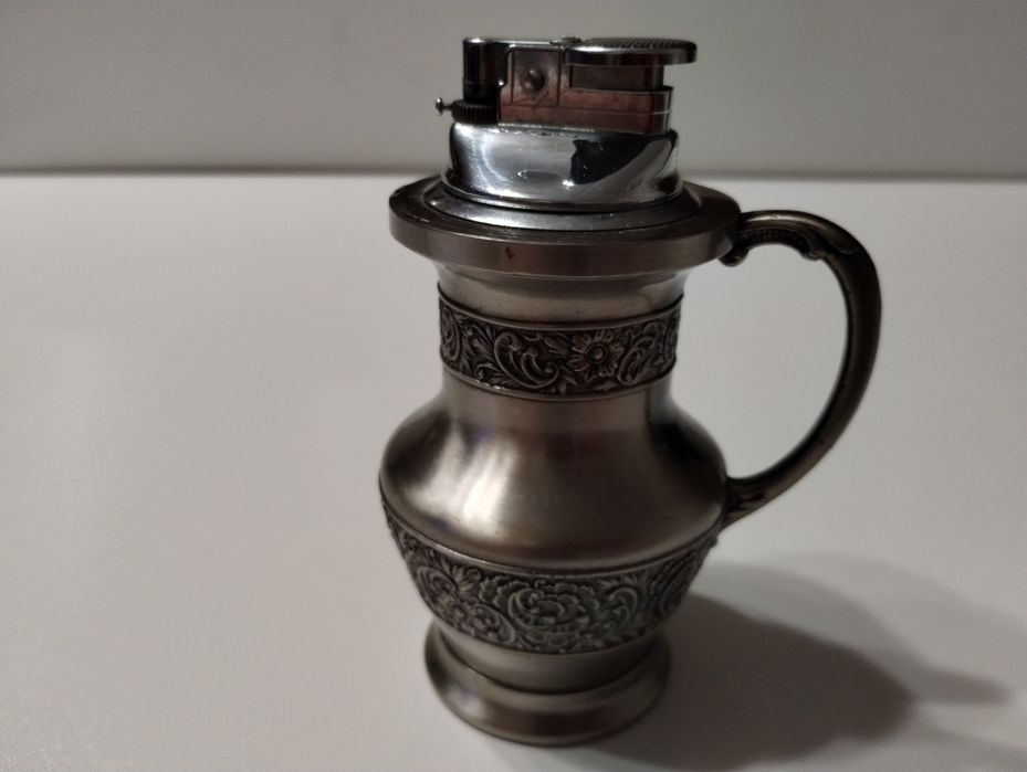 Zapalniczka gazowa w kształcie kufla