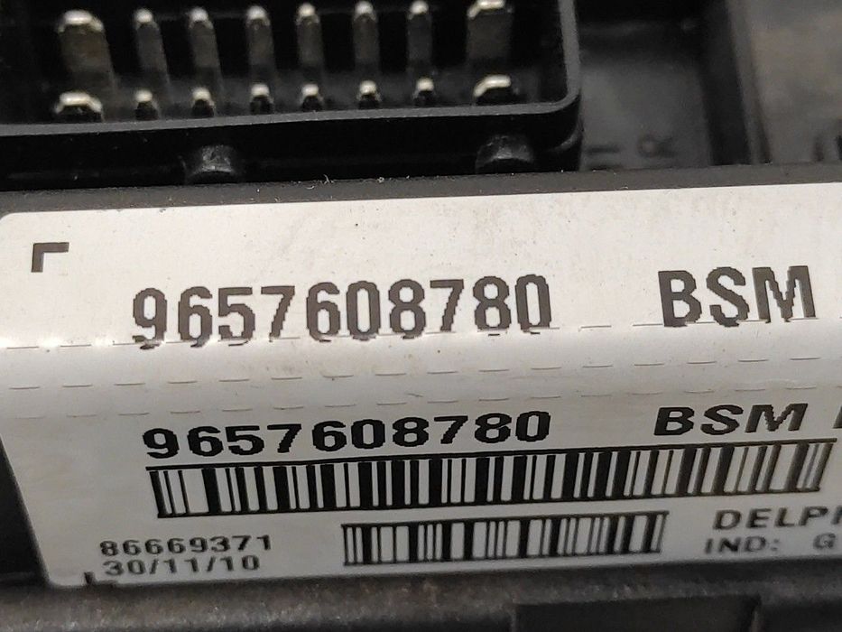 CAIXA RELÉS / FUSÍVEIS PEUGEOT 206+ 2011 -9657608780