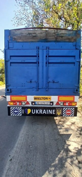 Продам грузовик рено в комплекте с полуприцепом,в отличном состоянии.