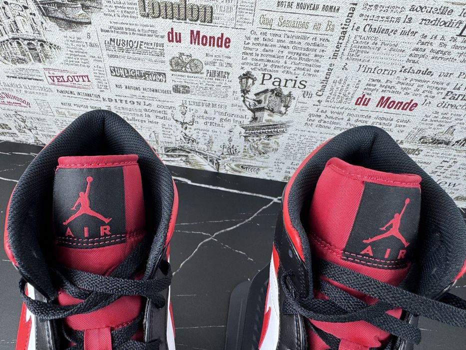 Кросівки Nike Air Jordan 1 Mid Розмір 47.5 / Взуття