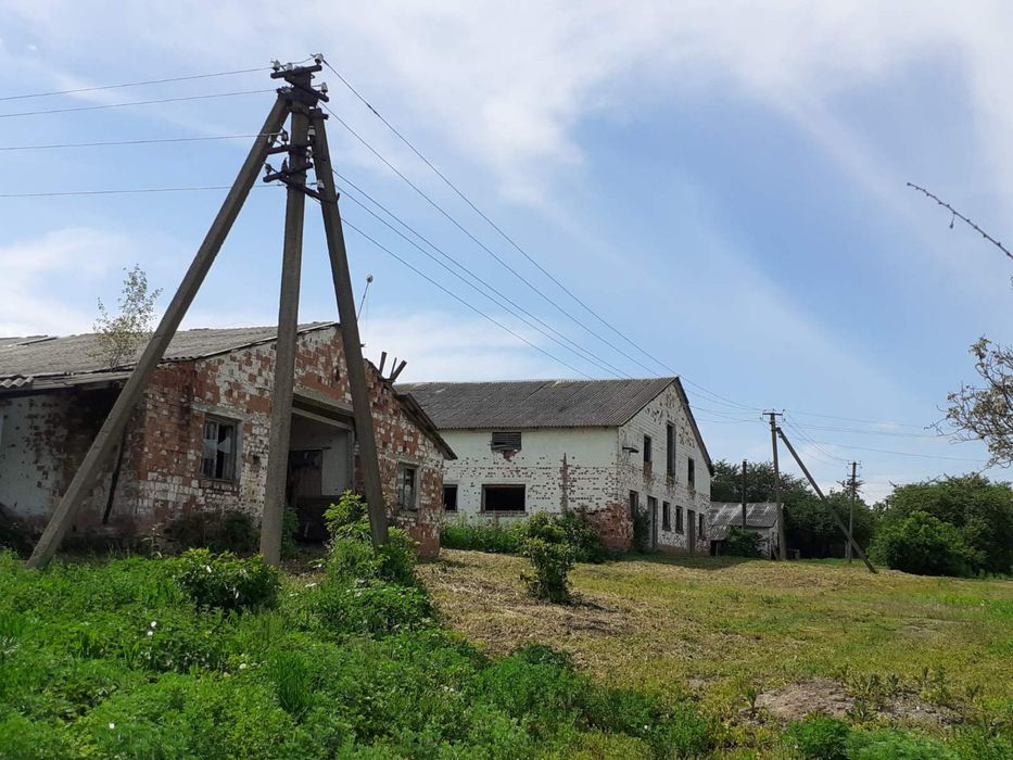 Продаються приміщення