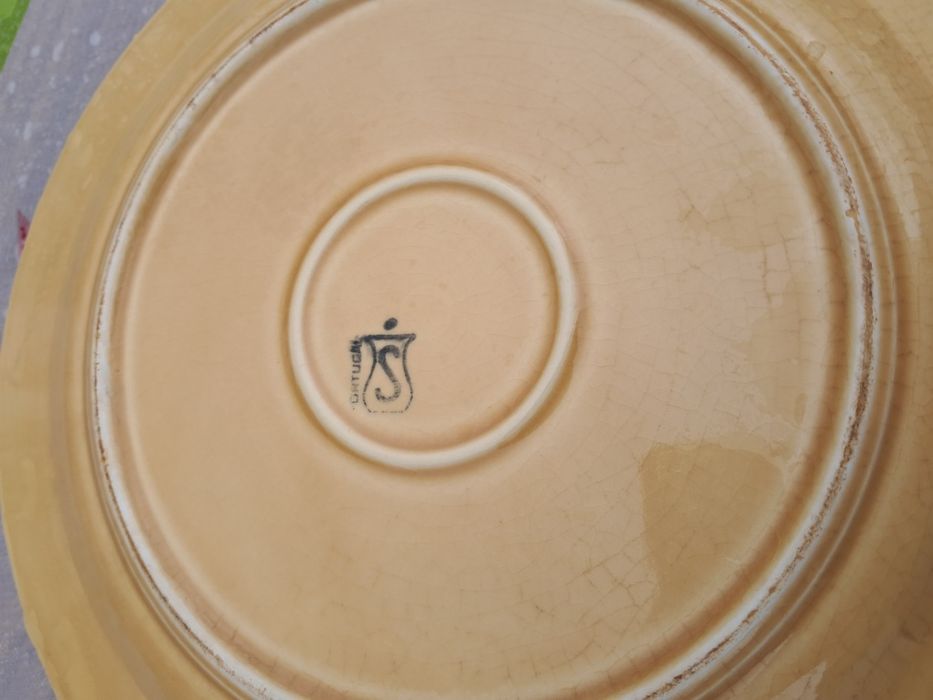 Prato em ceramica antigo