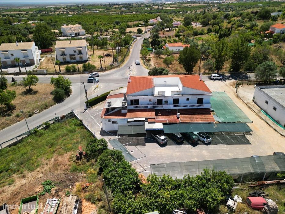 Restaurante de Renome — imóvel + negócio para venda!