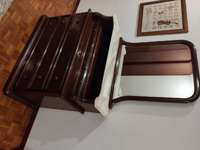 Comoda de quarto, armário em madeira