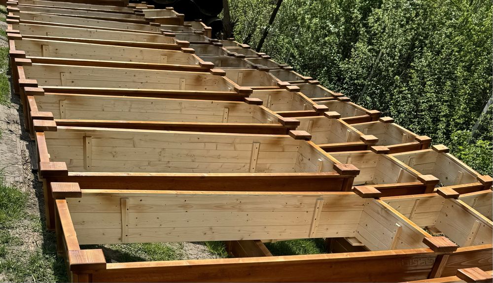 Надгробок надгробие надмогильник деревʼянний Гробівець  обрамівка