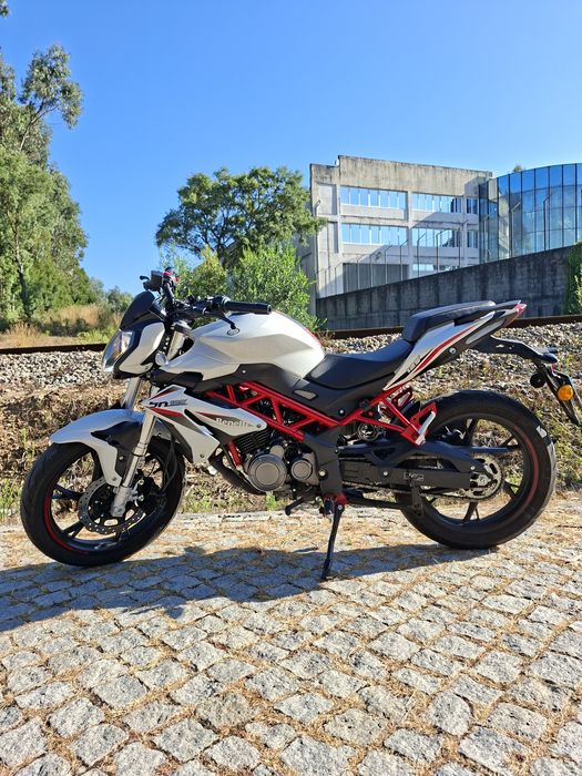 Benelli 125 BN (2023) -  Impecável