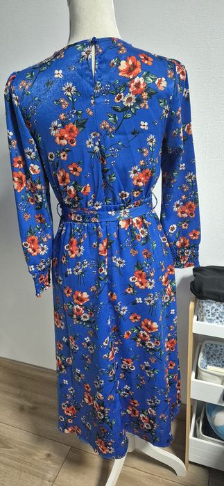 Niebieska sukienka w kwiaty Orsay roz.36