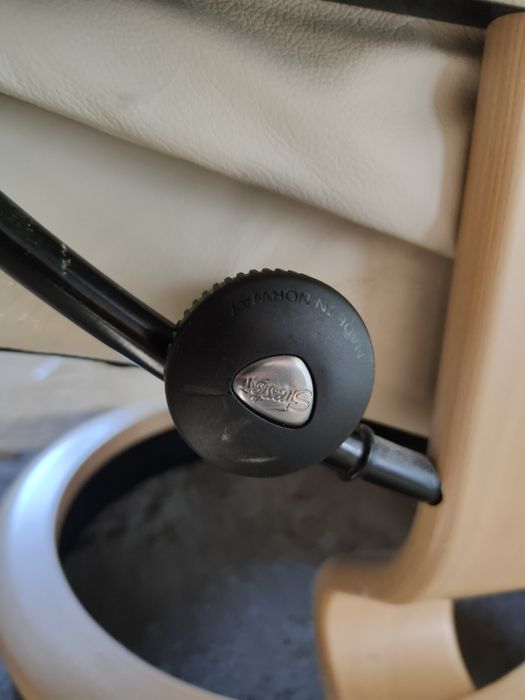 Stressless Ekornes fotel relax biuro skórzany wypoczynkowy rozkładany