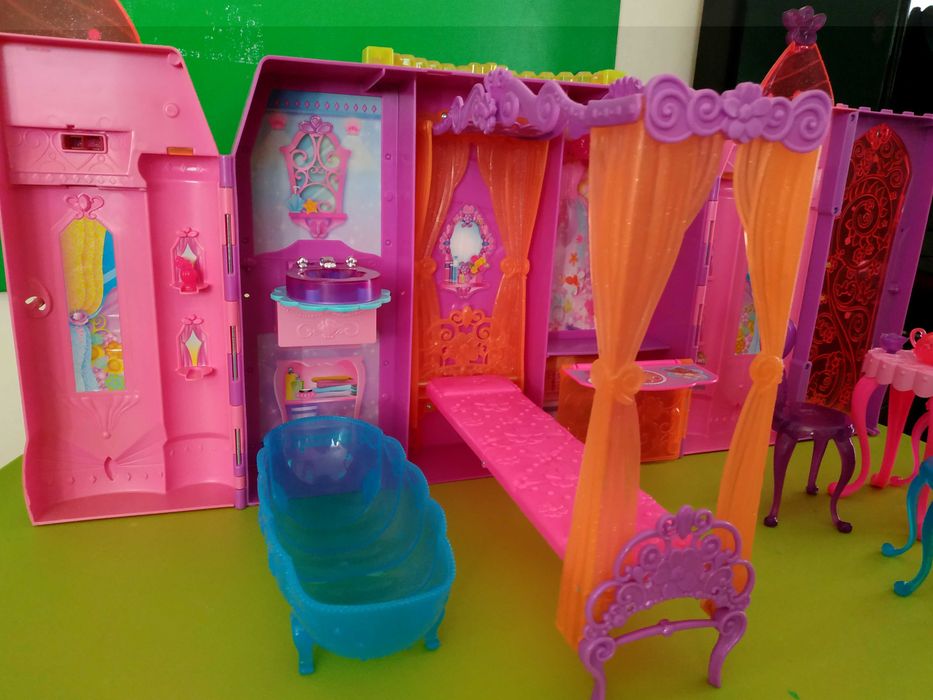 Castelo e os seus bonecos