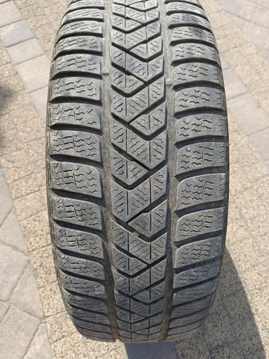 Opony zimowe Pirelli Sottozero 3  5x112  215/60/16