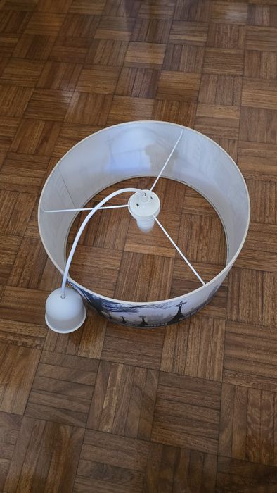 Candeeiro de Teto Completo (Com Lâmpada) – Pronto a Ligar