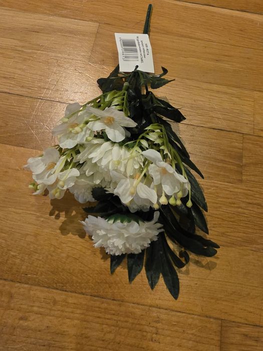 Bukiet sztucznych kwiatków