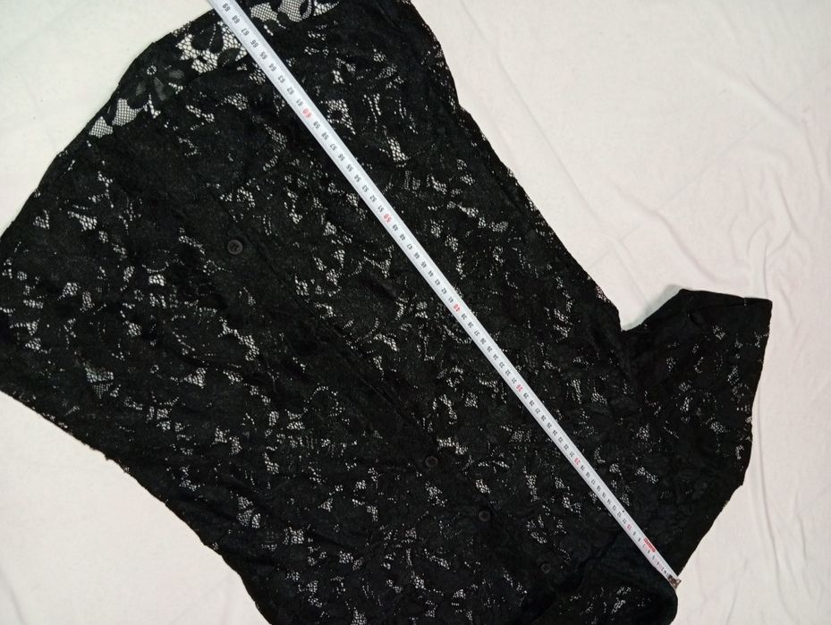 Черная гипюровая рубашка ASOS, акцентный крой и фактура