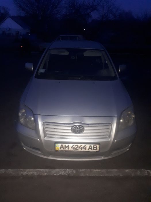 Тойота Авенсіс т25 2006рік