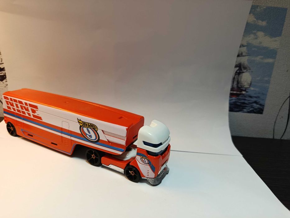 Машинки HotWheels