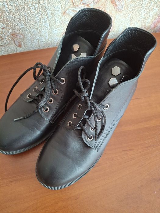 Осінні ботінки нові