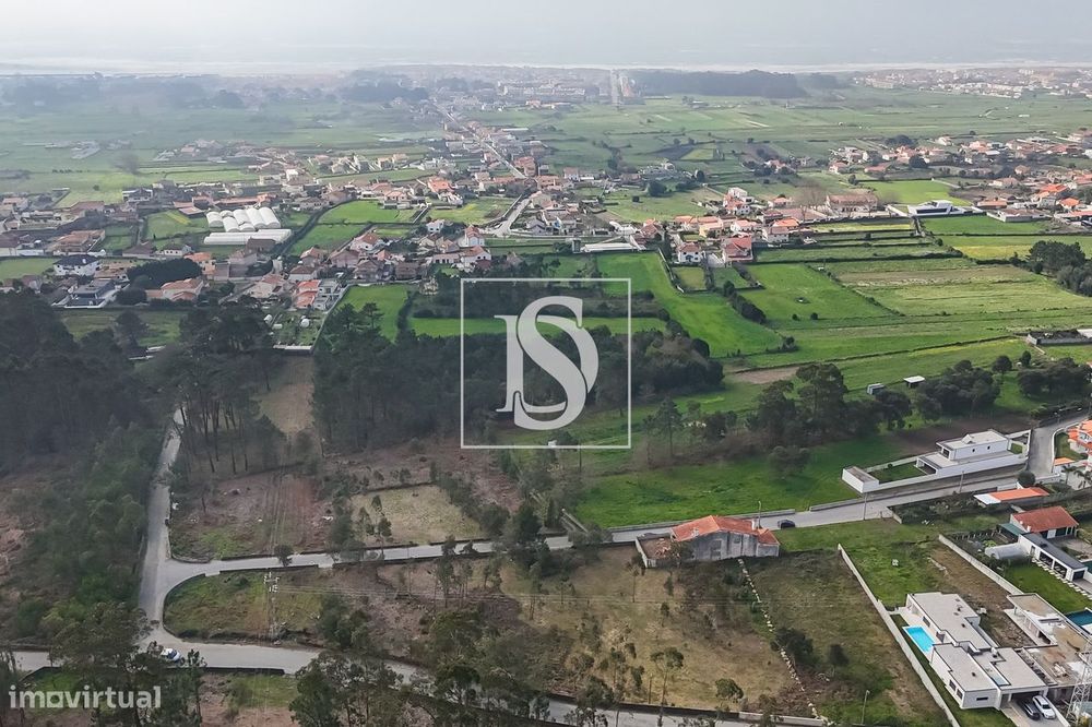 Terreno p/ construção com 3842 m² na Estrada Real