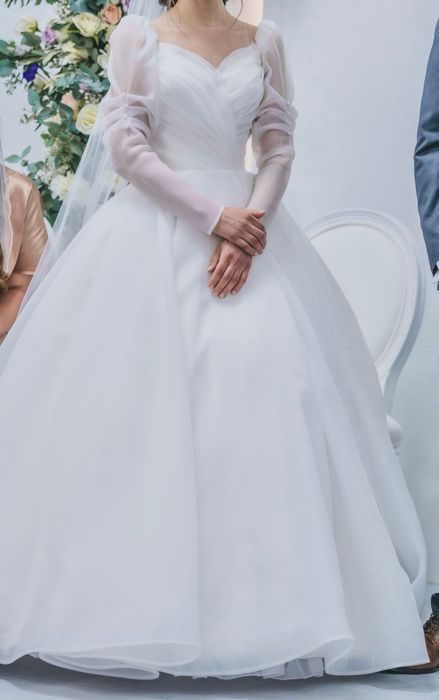 Весільна сукня  салон "Княжна" розмір XS-S колір молочний.