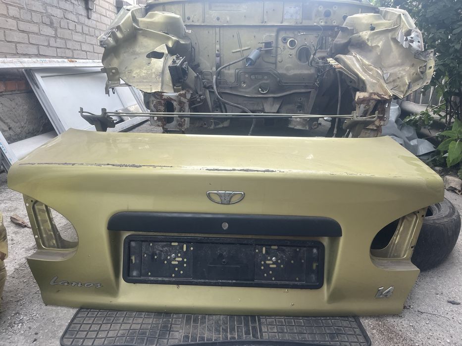 Продам кузовные элементы, документы на Ланос 1.4