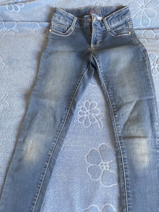 Джинси на дівчинку 9 - 10 років