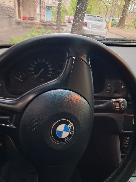 BMW 525 e39 дизель Турінг