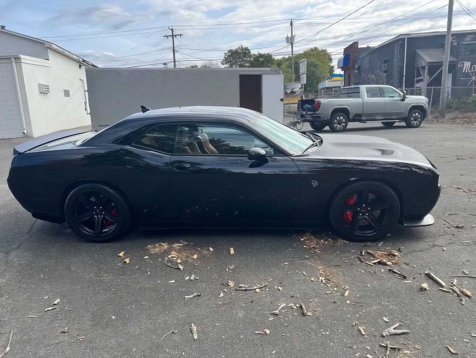 Dodge Challenger SRT Hellcat      2017
